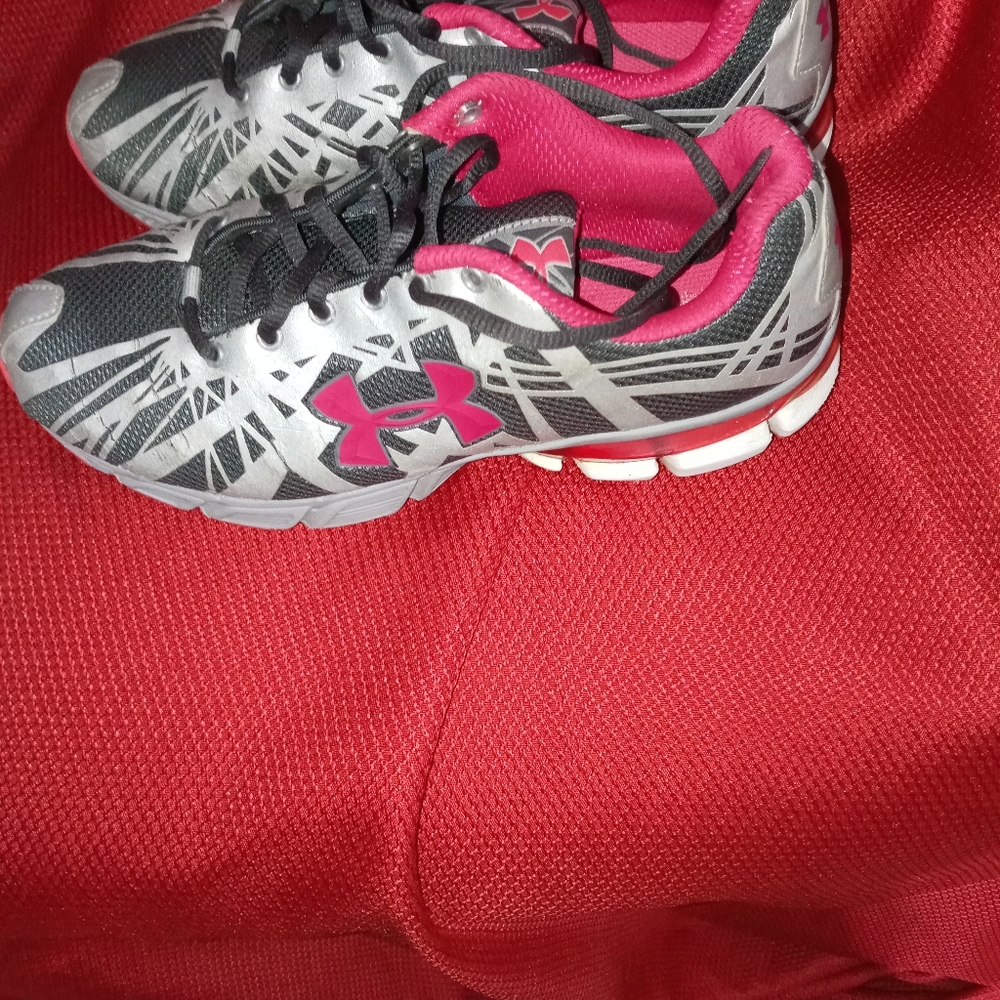 Shoes - Picture 4 of 4
